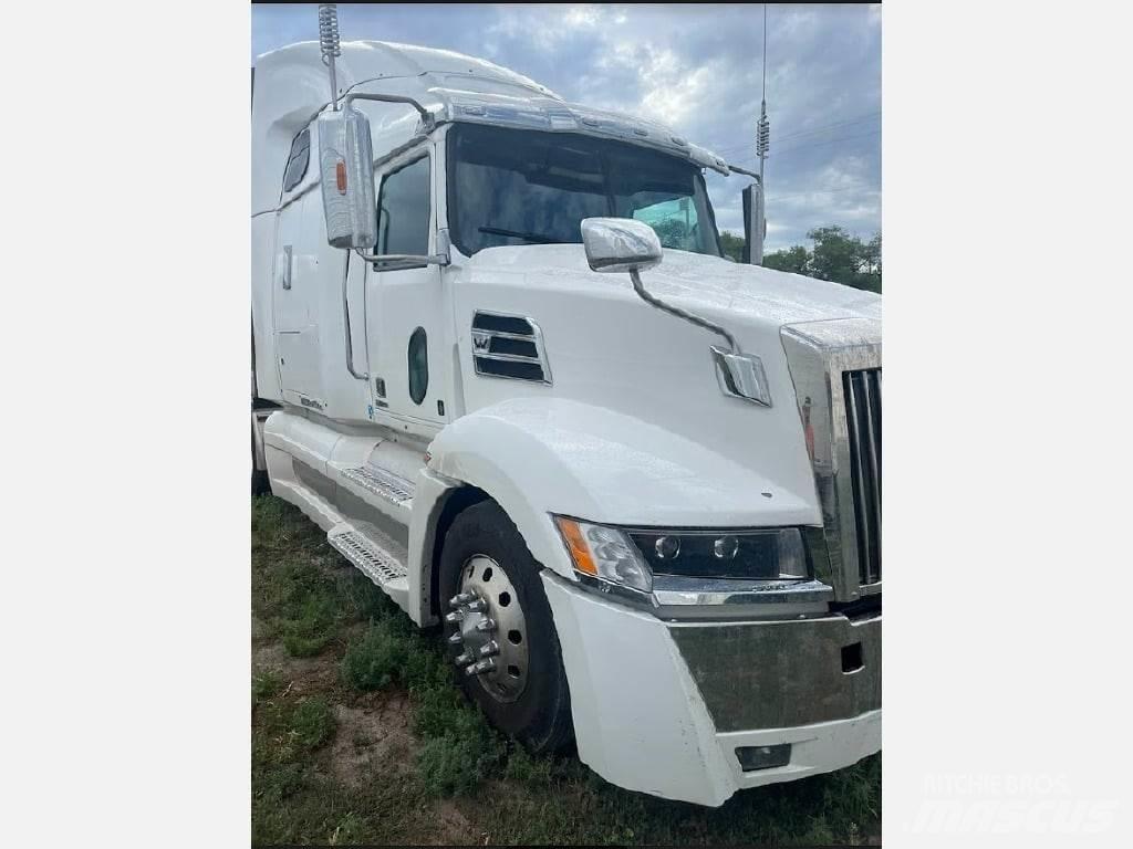 Western Star 5700XE Тягачі