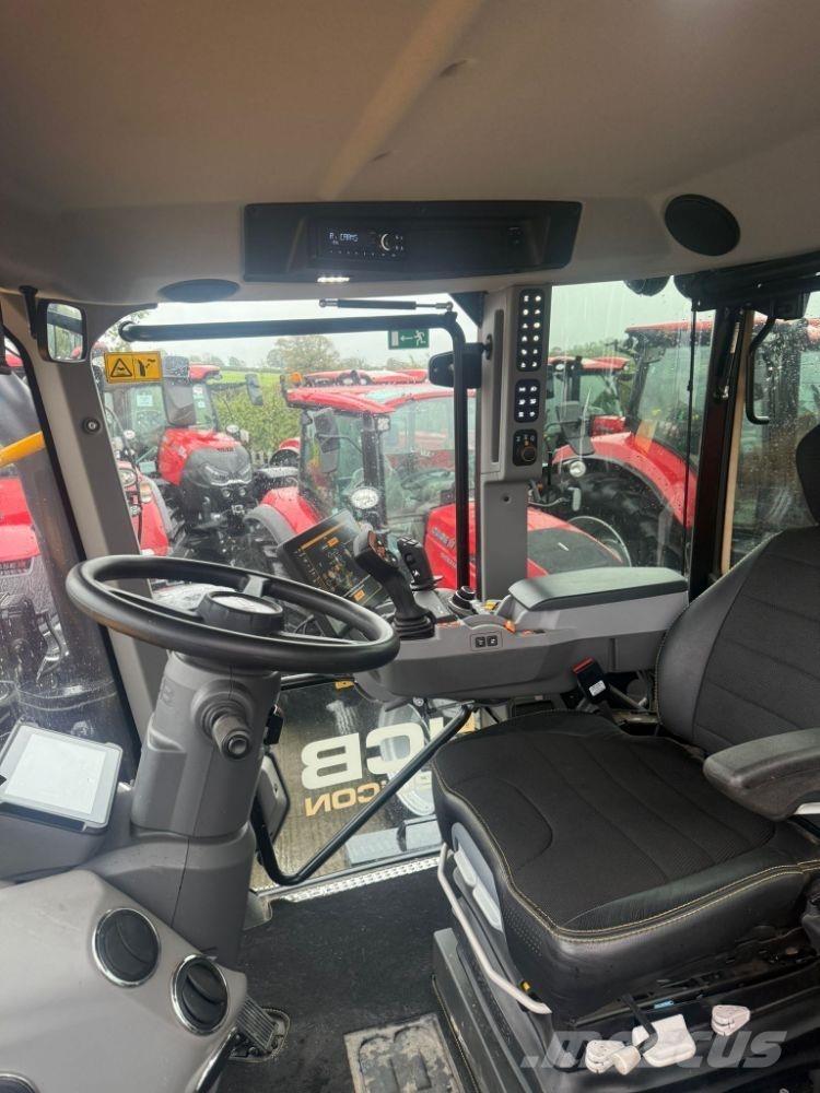 JCB Fastrac 4220 Трактори
