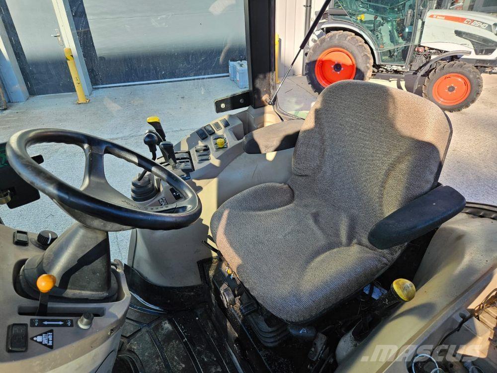 John Deere 3520 Трактори