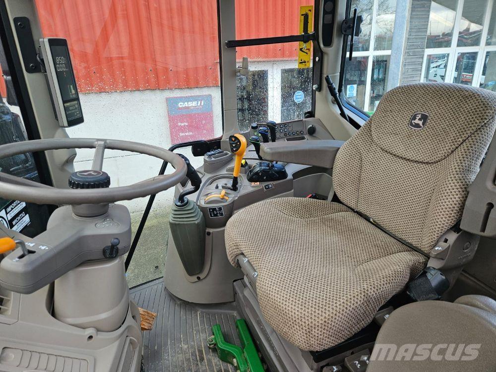 John Deere 6120M Трактори