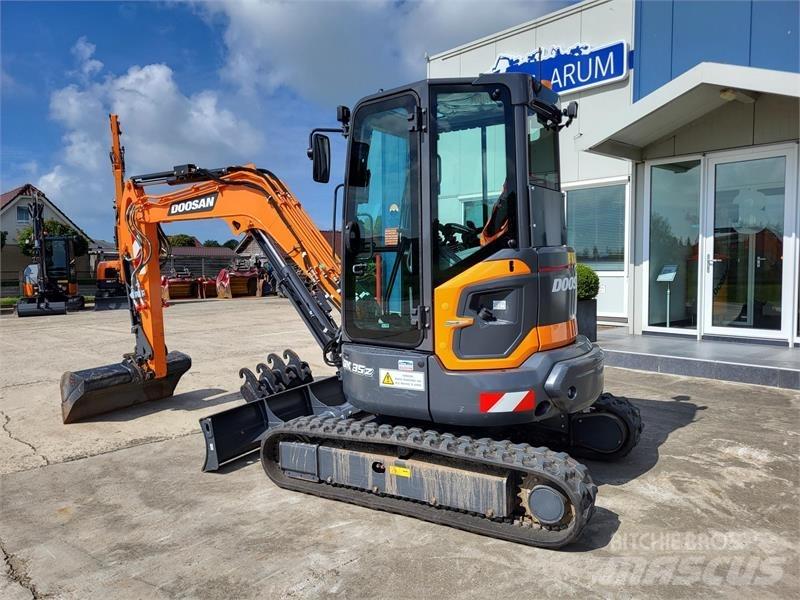 Develon DX35z-7 Міні-екскаватори < 7т