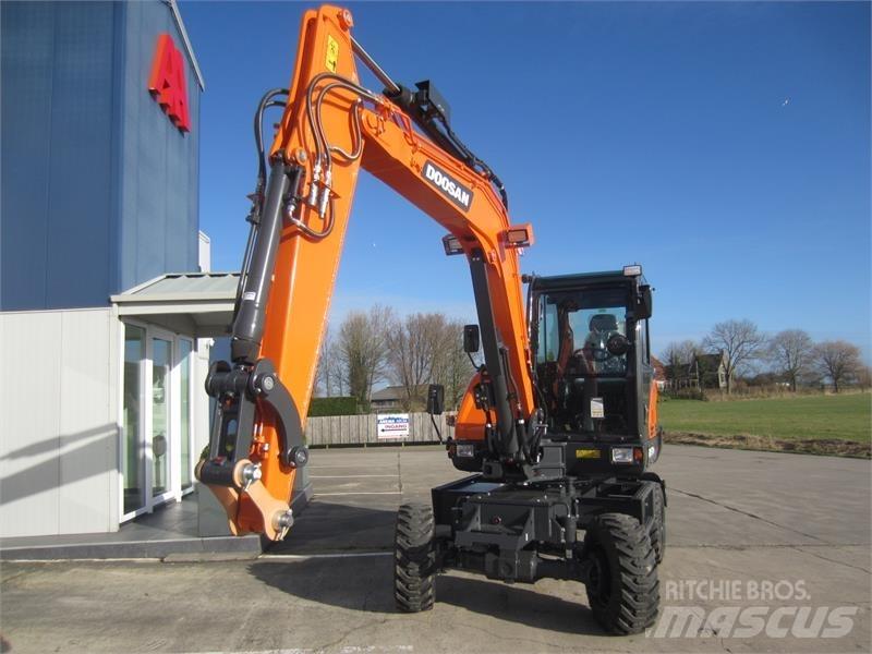 Develon DX57W-7 Міні-екскаватори < 7т