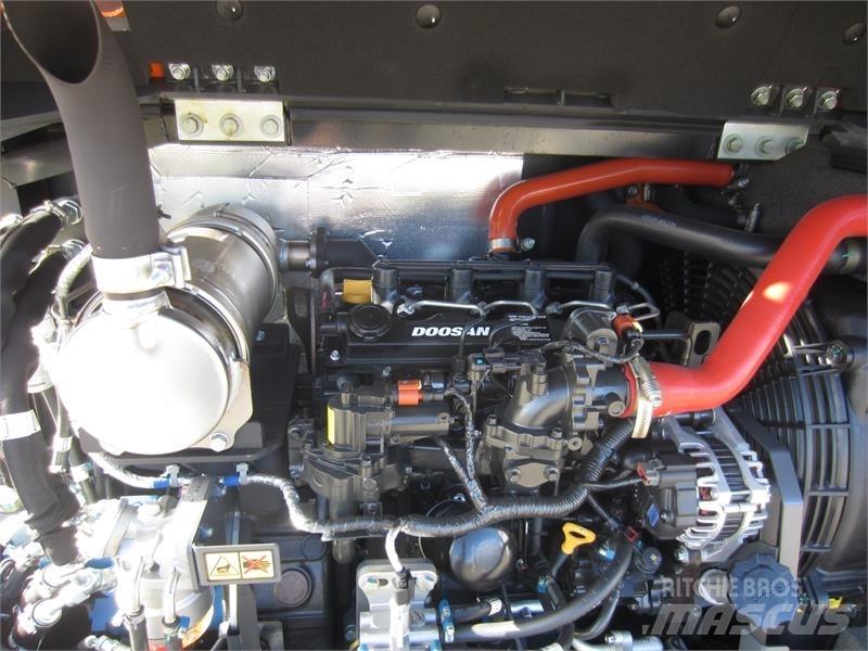 Develon DX57W-7 Міні-екскаватори < 7т