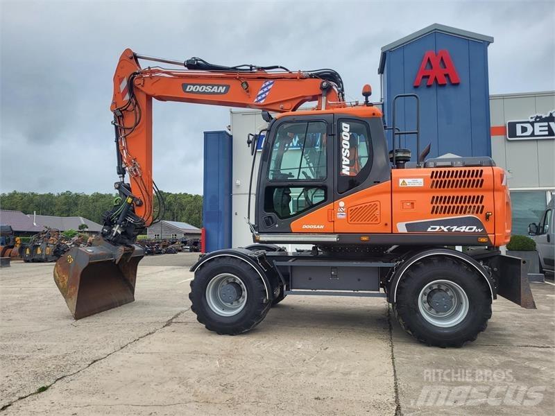 Doosan DX140W-5 Колісні екскаватори