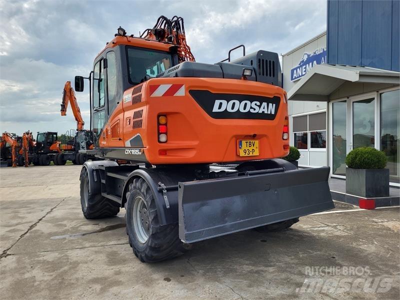 Doosan DX165W-5 Колісні екскаватори