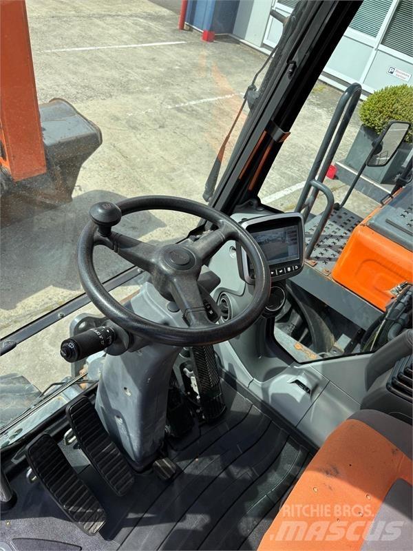 Doosan DX170W-5 Колісні екскаватори