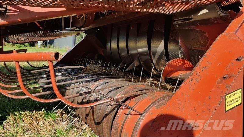 Hesston 4900 Тюкові прес-підбирачі