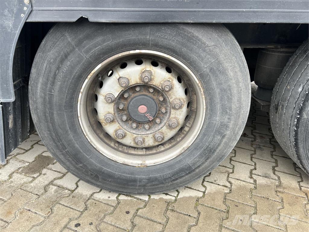 Krone  Тентовані напівпричепи