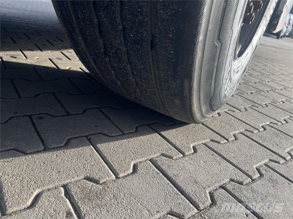 Krone  Тентовані напівпричепи