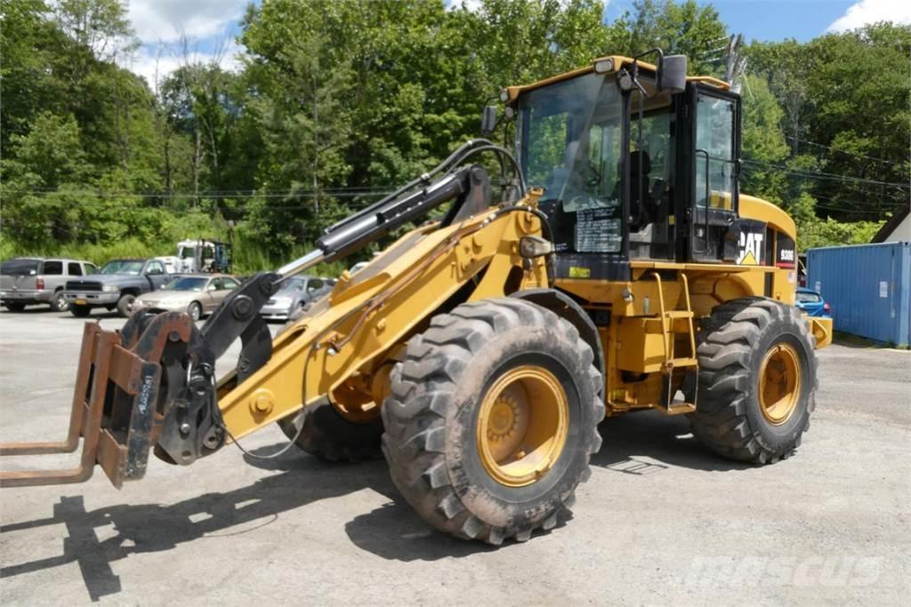 CAT 930G Фронтальні навантажувачі