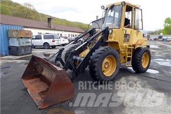 CAT IT12F Фронтальні навантажувачі