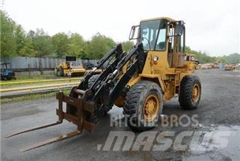 CAT IT28B Фронтальні навантажувачі
