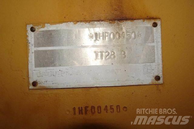 CAT IT28B Фронтальні навантажувачі