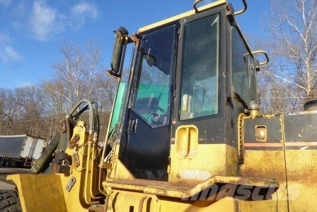 CAT IT28F Фронтальні навантажувачі