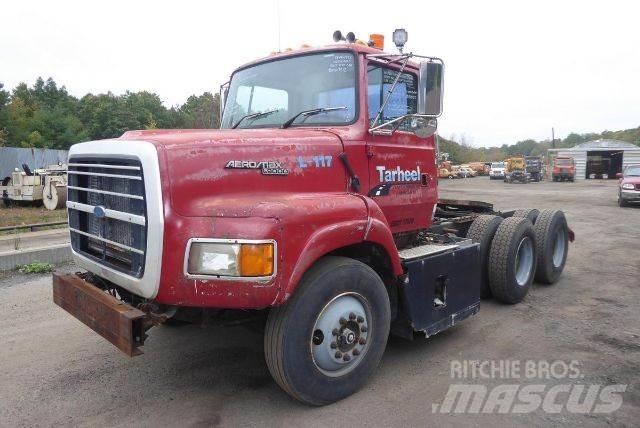 Ford L9000 Шасі з кабіною