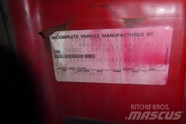 Ford L9000 Шасі з кабіною