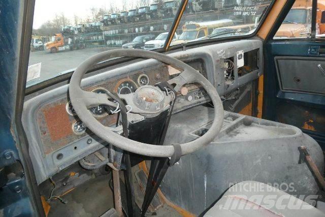 GMC TJ9C042 Шасі з кабіною