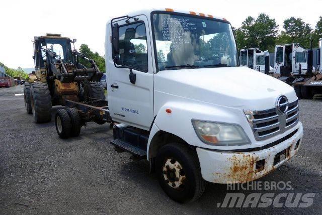Hino 145 Шасі з кабіною