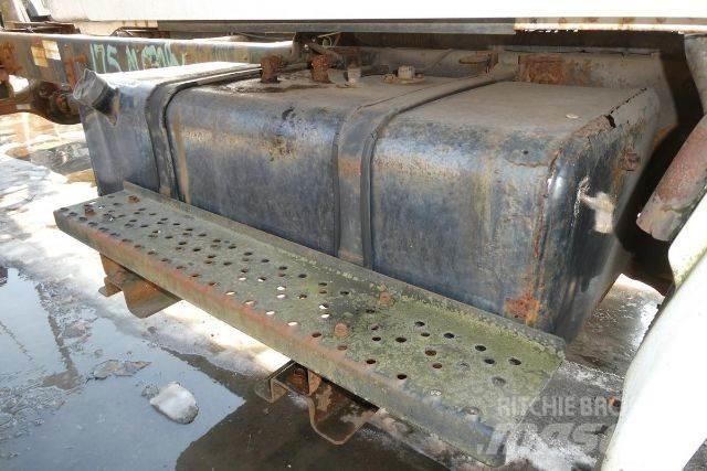 Hino 145 Шасі з кабіною