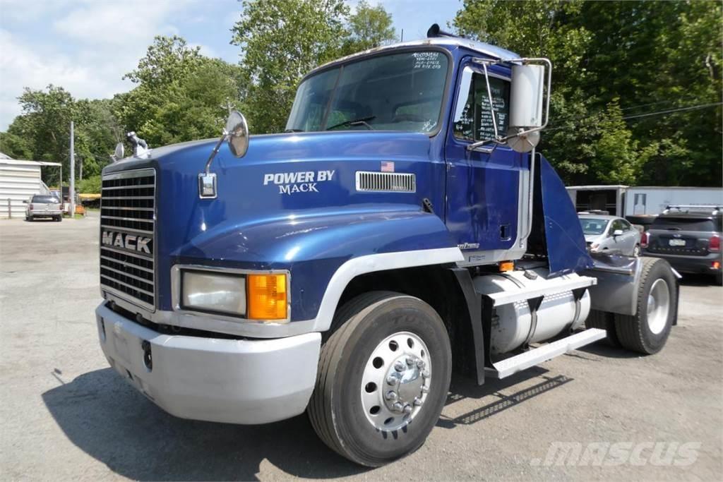 Mack CH612 Шасі з кабіною