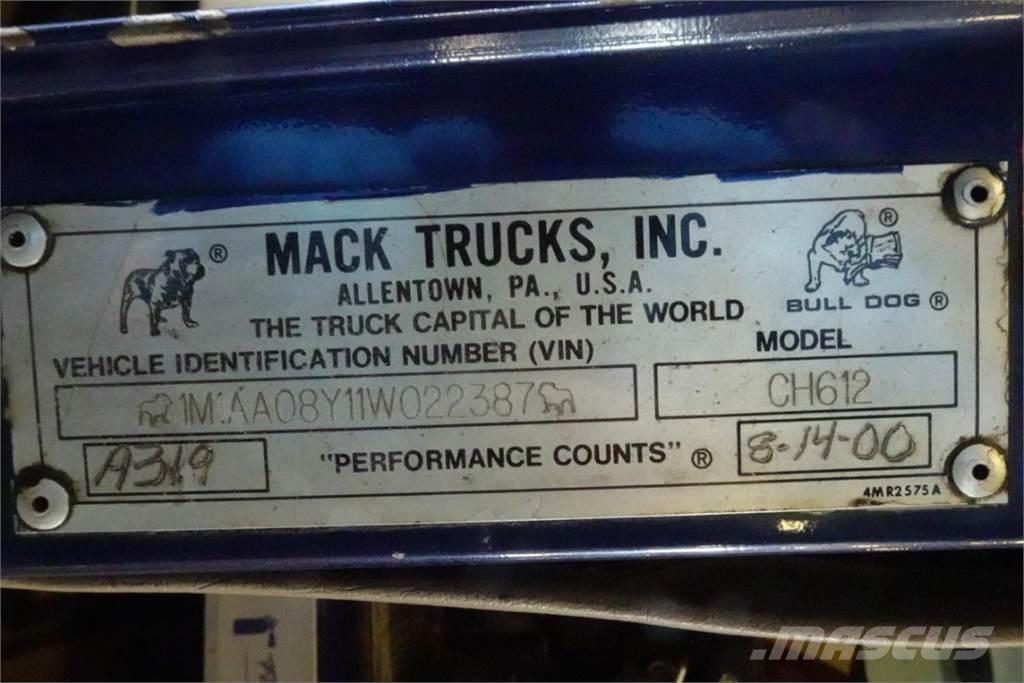 Mack CH612 Шасі з кабіною