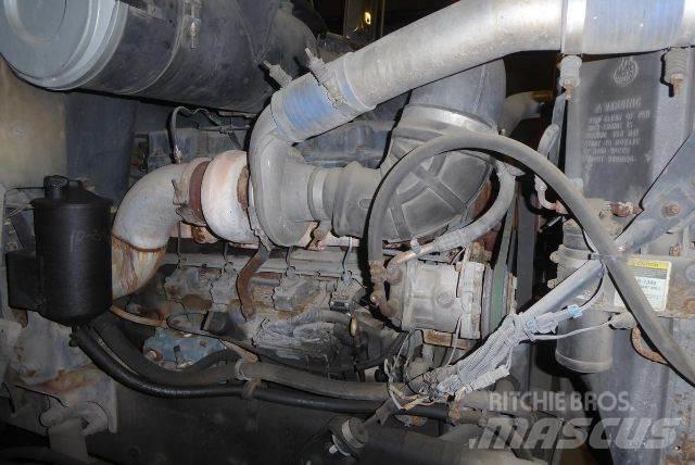 Mack CH613 Шасі з кабіною