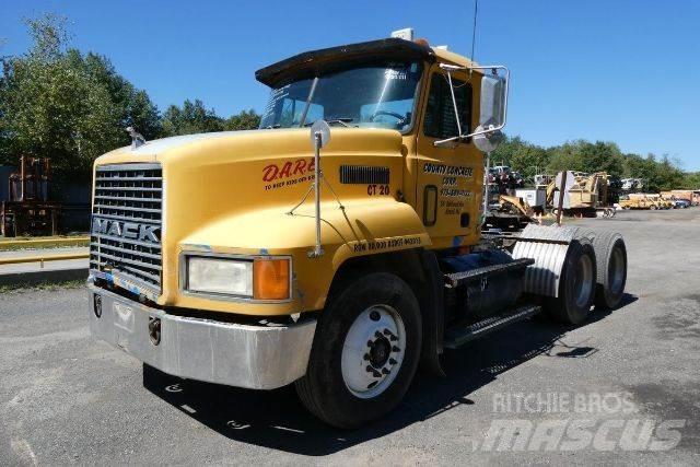 Mack CH613 Шасі з кабіною