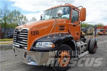 Mack CX612 Шасі з кабіною