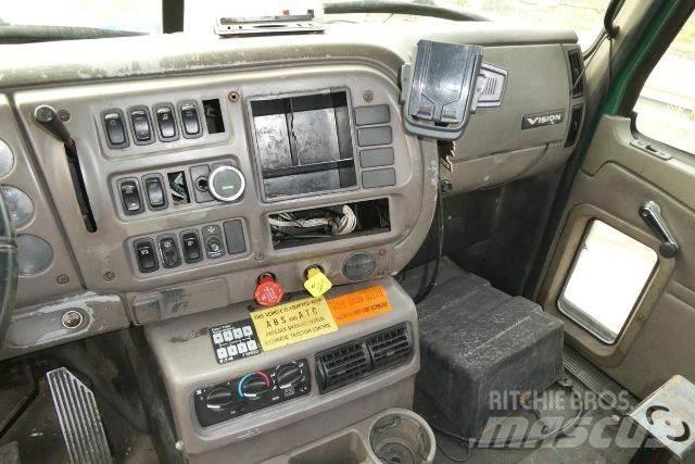 Mack CXN612 Шасі з кабіною