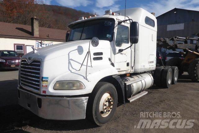 Mack CXN613 Тягачі