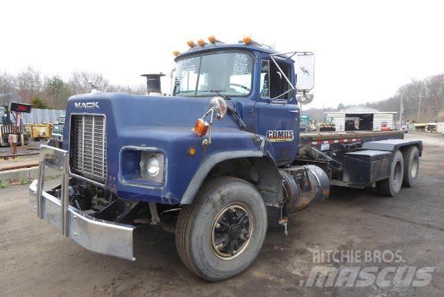 Mack RB688S Автоконтейнеровози