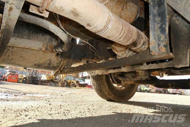 Mack RD688S Автоконтейнеровози