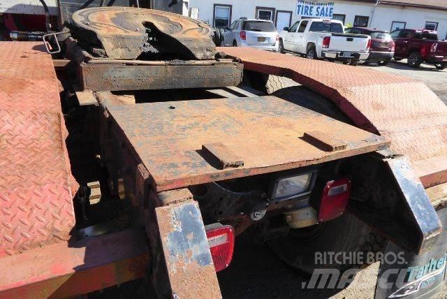 Mack RD688SX Шасі з кабіною