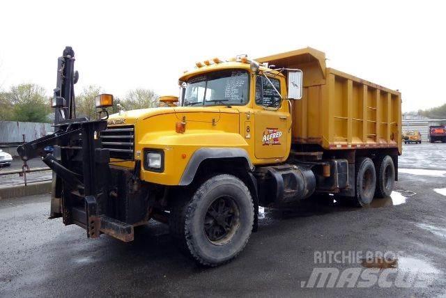 Mack RD690S Самоскиди