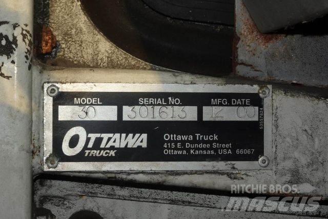 Ottawa 30 Термінальні трактори