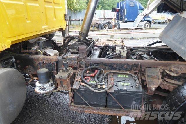 Sterling L8500 Самоскиди