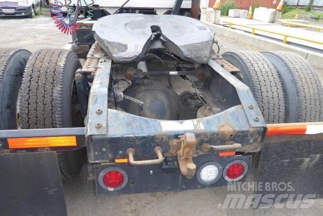 Volvo VNL42T Шасі з кабіною
