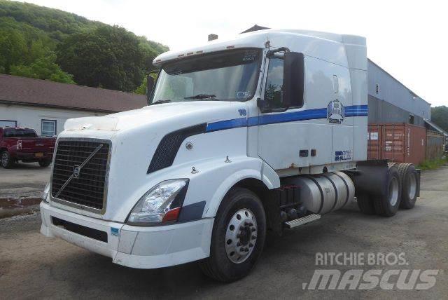 Volvo VNL64T Тягачі