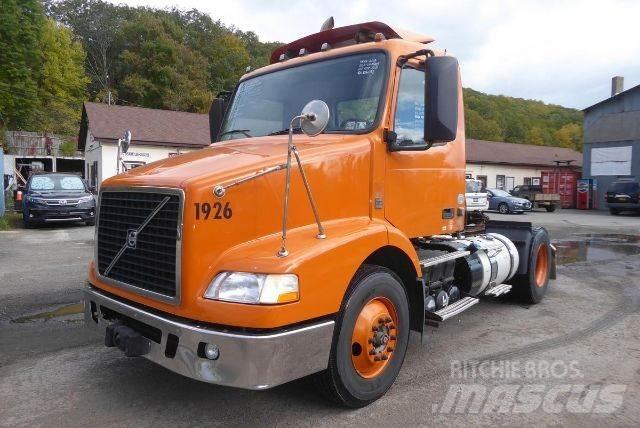 Volvo VNM42T Шасі з кабіною