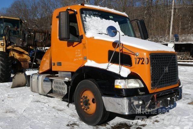 Volvo VNM42T Шасі з кабіною
