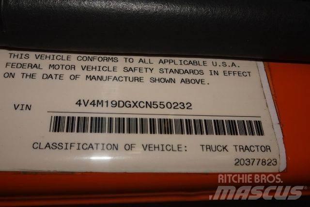 Volvo VNM42T Шасі з кабіною