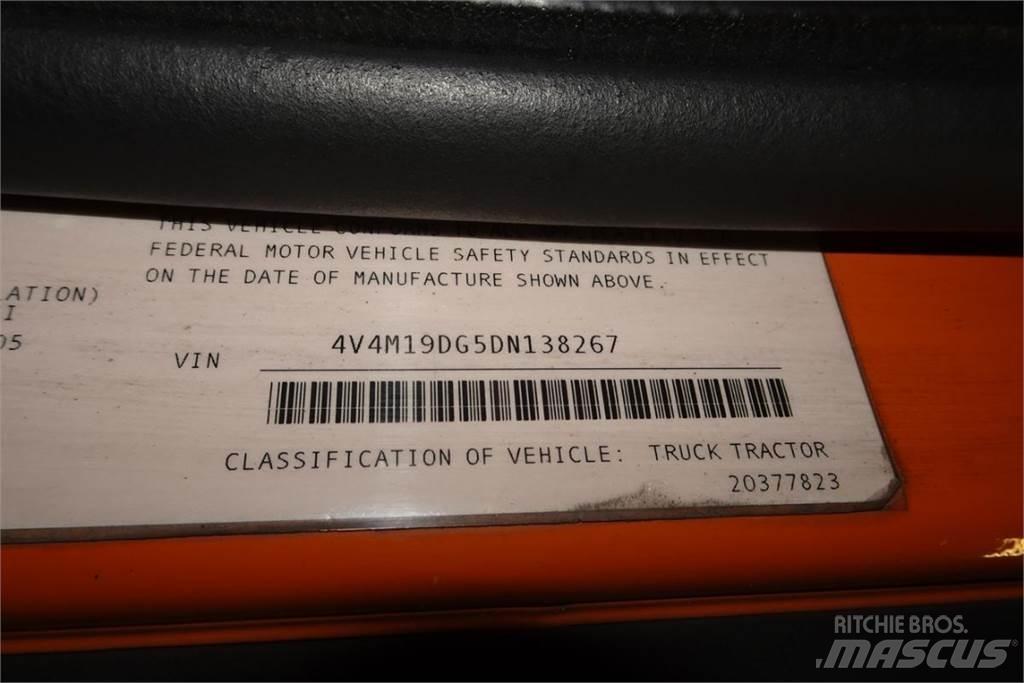 Volvo VNM42T Шасі з кабіною