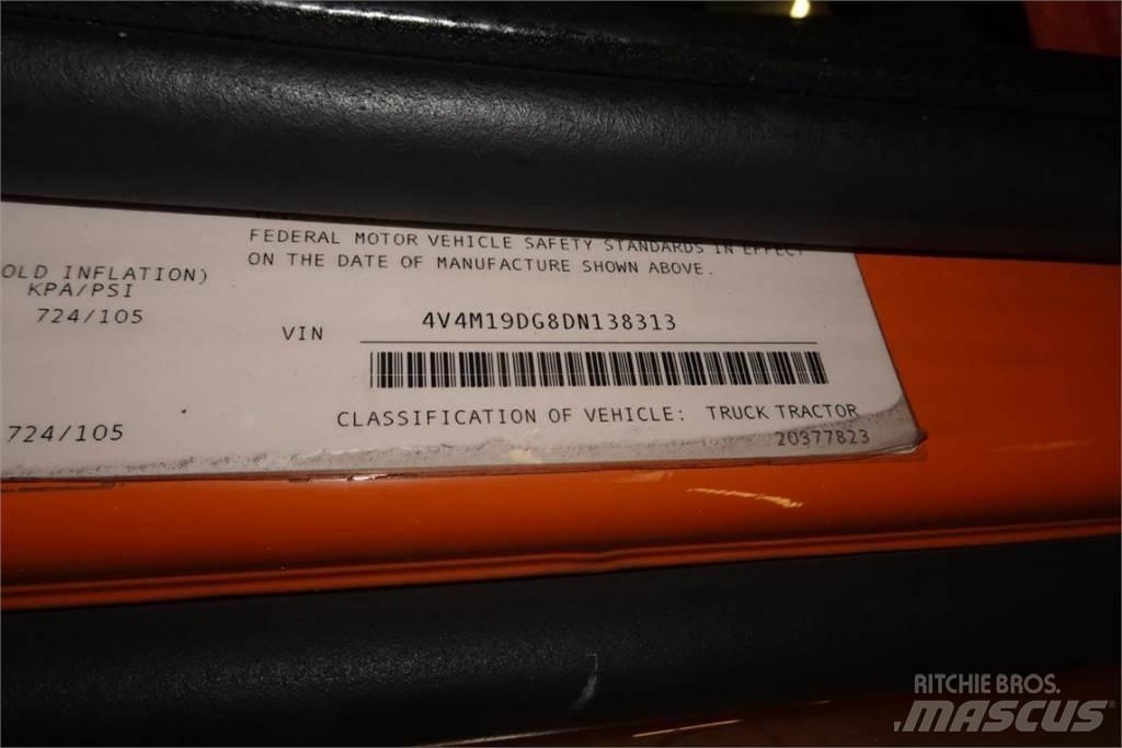 Volvo VNM42T Шасі з кабіною