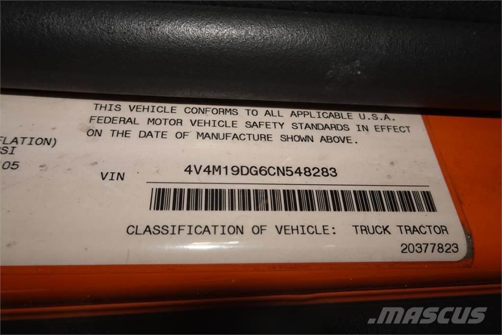 Volvo VNM42T Шасі з кабіною