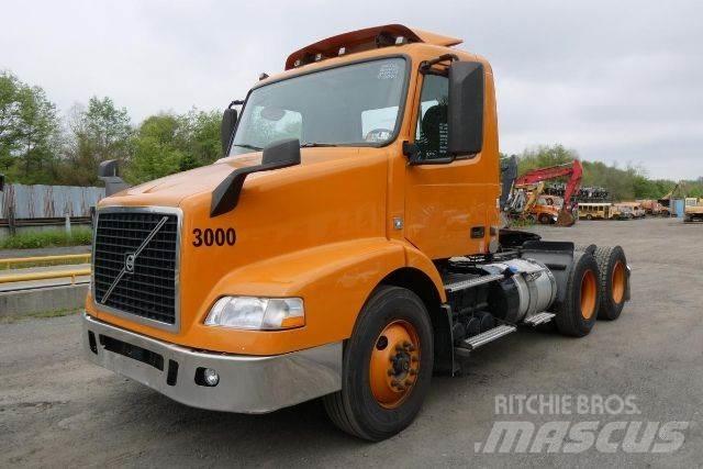 Volvo VNM64T Шасі з кабіною