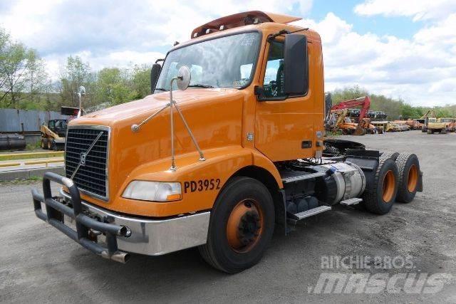 Volvo VNM64T Шасі з кабіною