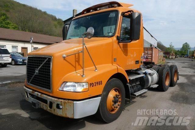 Volvo VNM64T Шасі з кабіною