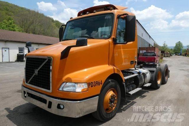 Volvo VNM64T Шасі з кабіною