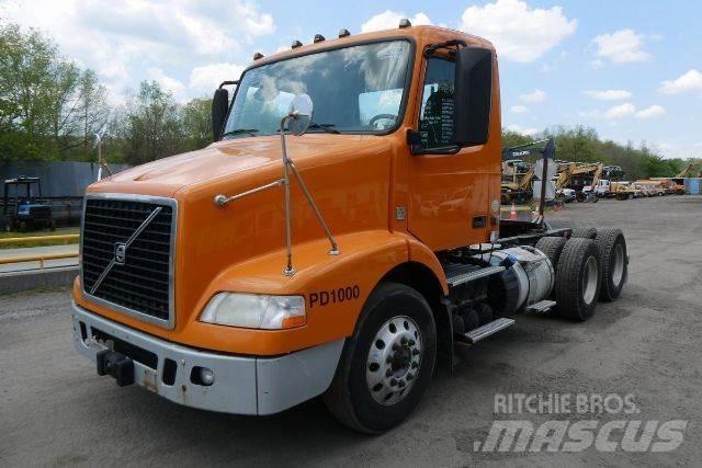 Volvo VNM64T Шасі з кабіною