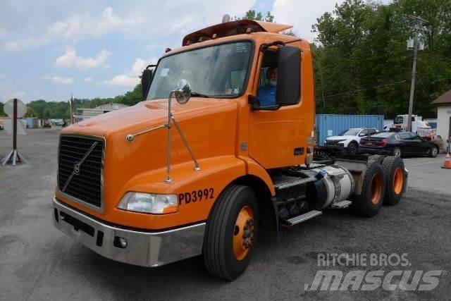 Volvo VNM64T Шасі з кабіною